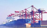 天津港接卸开港以来最大铝矾土船舶