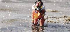 9岁男孩被困结冰湖内 天津消防快速处置护送回家