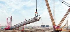 天津南港乙烯項目建設迎關鍵節點 首臺大型設備一次吊裝成功