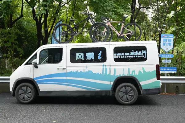 百城快闪 走进衣食住行杭州站：车与城的温情对话，事业搭档亦是生活伙伴