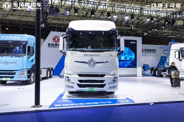 东风商用车亮剑！6车7动力震撼武汉车展
