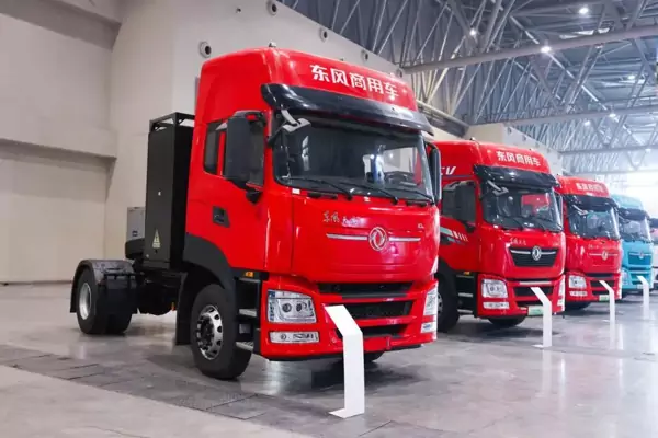 17.6万辆目标背后，东风商用车从新能源破万到全球化突围，怎么走？